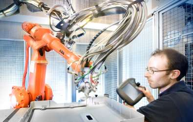 6-Achs-Dosieranlage für komplexe Dichtungskonturen